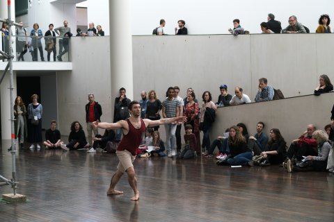 Ashley Chen dans 20 danseurs pour le XXe siècle - MAC VAL, Musée d'art contemporain du Val-de-Marne