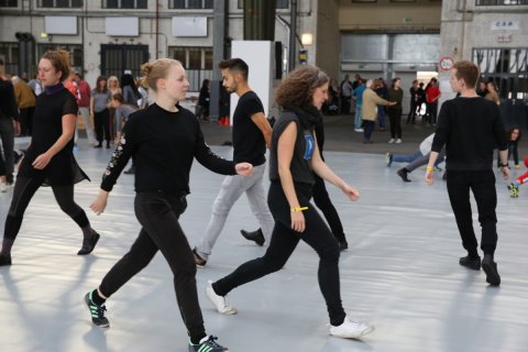A Dancer's Day - warm-up - Volksbühne Tempelhof Berlin