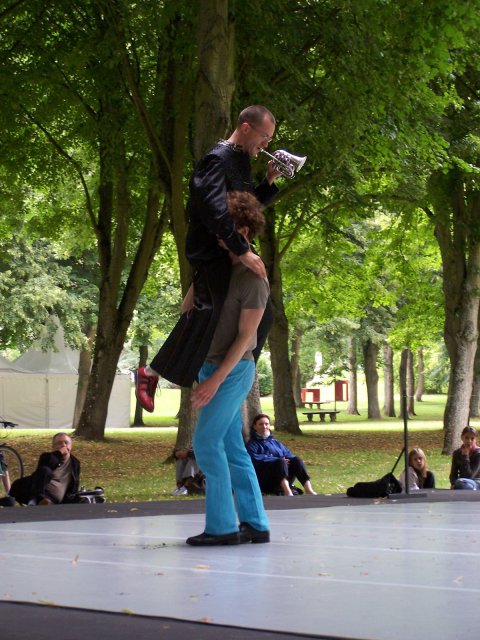 Improvisation avec Médéric Collignon - Festival Parcours de danse, Domaine de départemental Chamarande, 2007